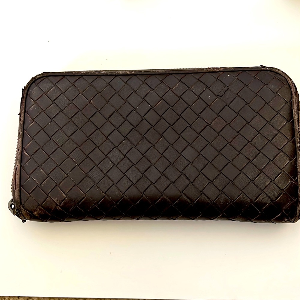 Bottega Veneta zip around wallet